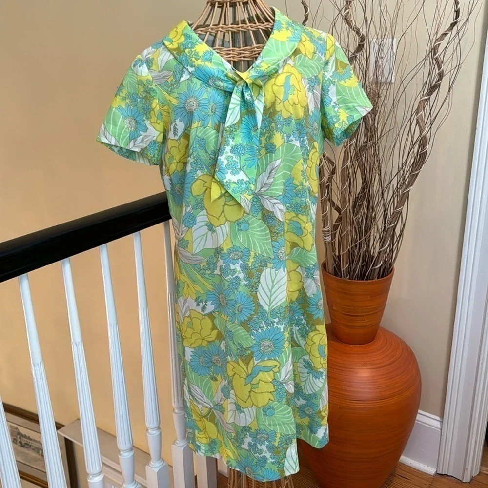 Elegant Miss of California Vintage flower dress